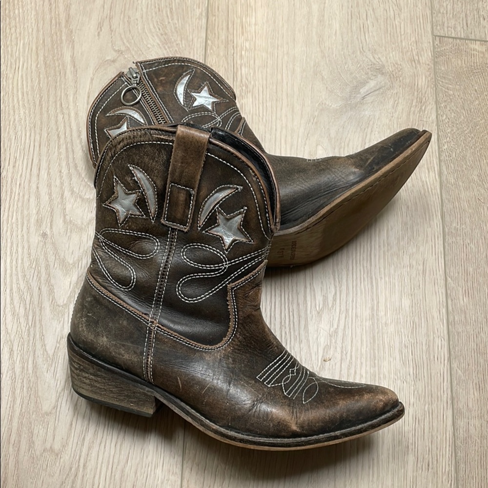 Jeffrey Campbell short Brown Western Cowboy Boots with Star Design